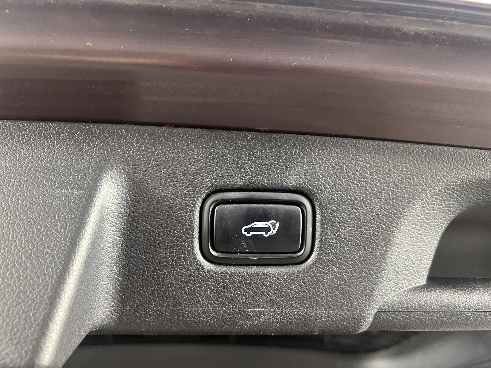 Used 2023 Sierra Burgundy Hyundai Limited image 17