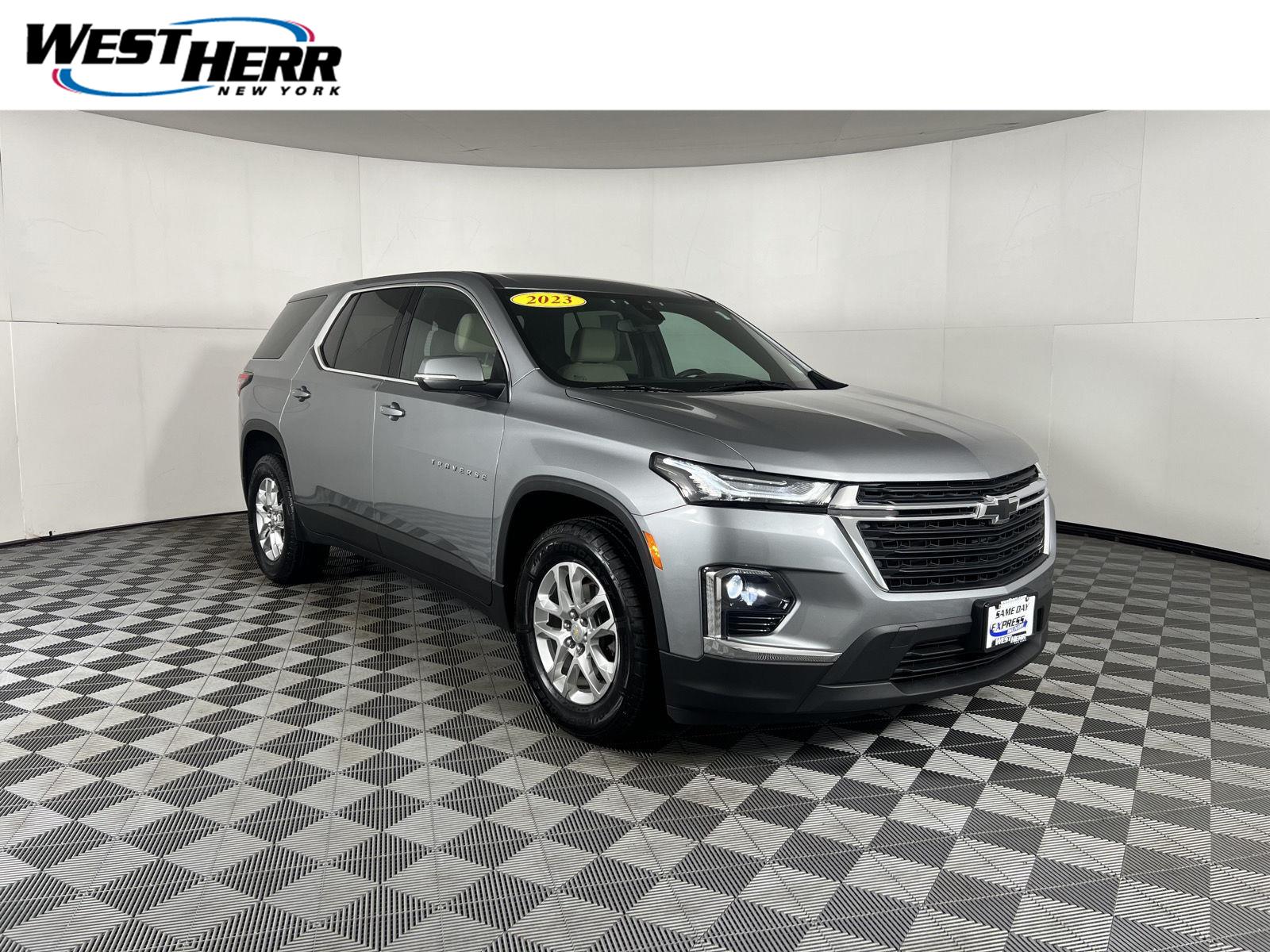 2023 Chevrolet Traverse LS