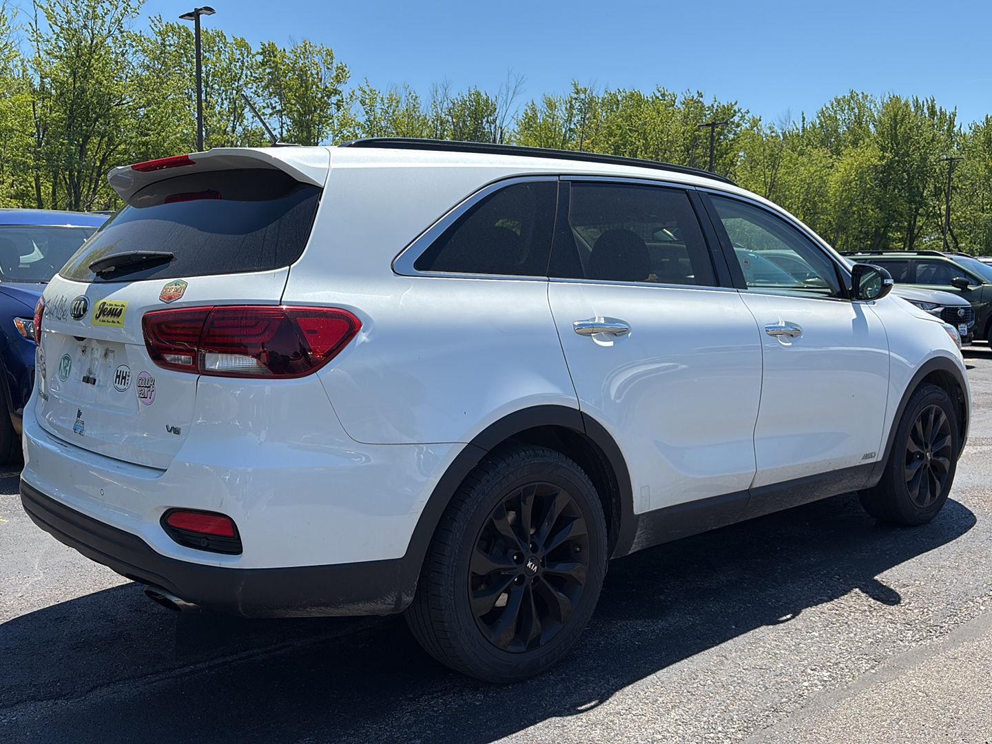 Used 2019 Snow White Pearl Kia S V6 image 14