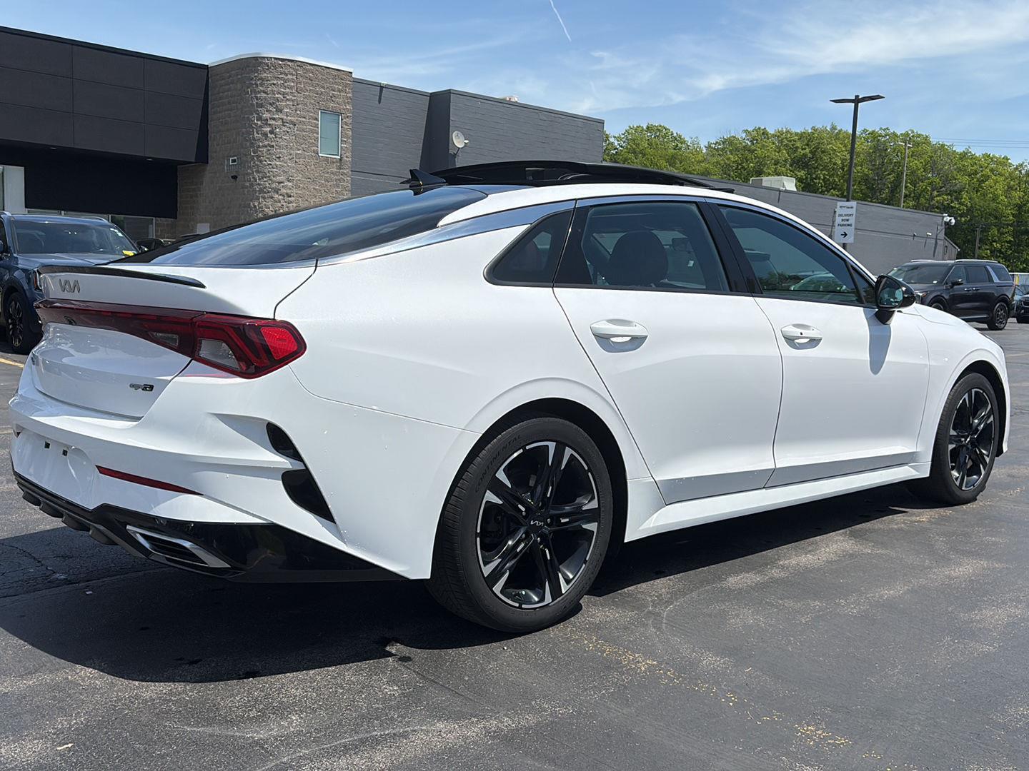 Used 2022 Glacial White Pearl Kia GT-Line image 17