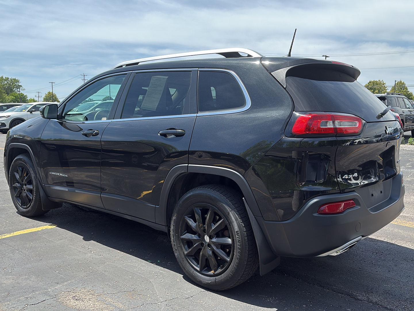 Used 2016 Brilliant Black Crystal Pearlcoat Jeep Limited image 5