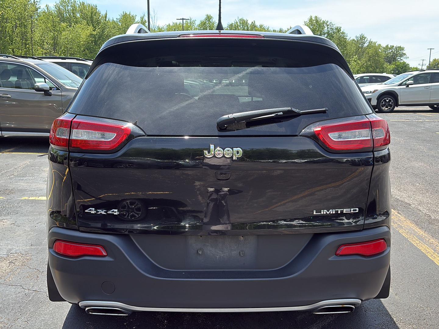 Used 2016 Brilliant Black Crystal Pearlcoat Jeep Limited image 13