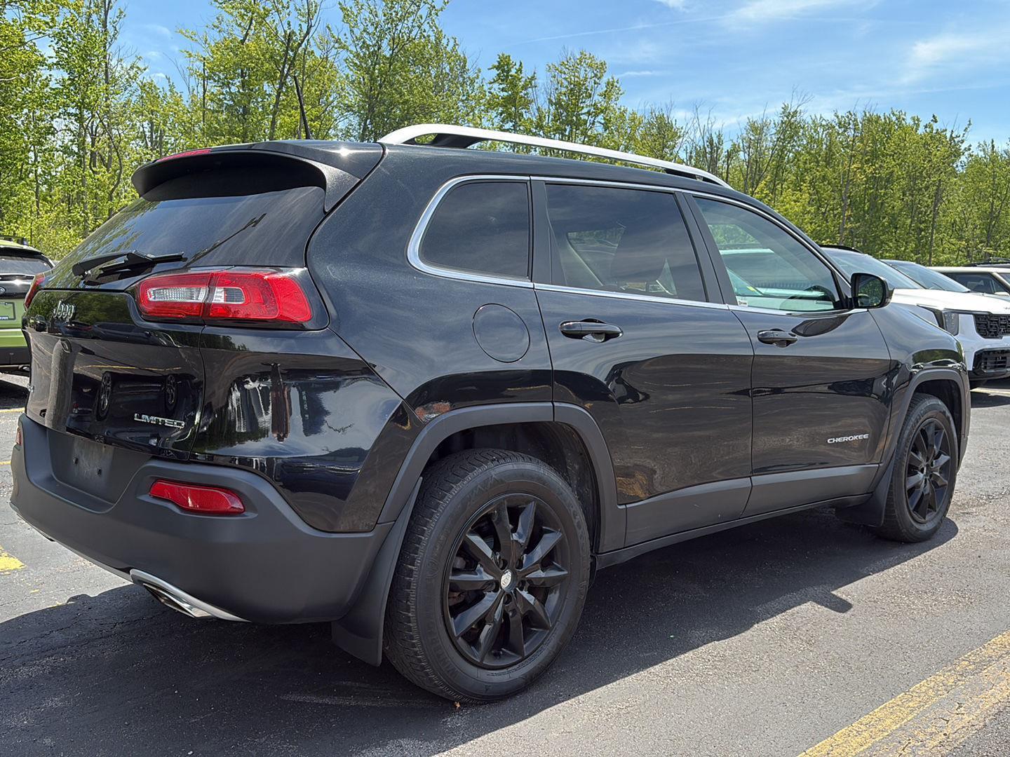 Used 2016 Brilliant Black Crystal Pearlcoat Jeep Limited image 16