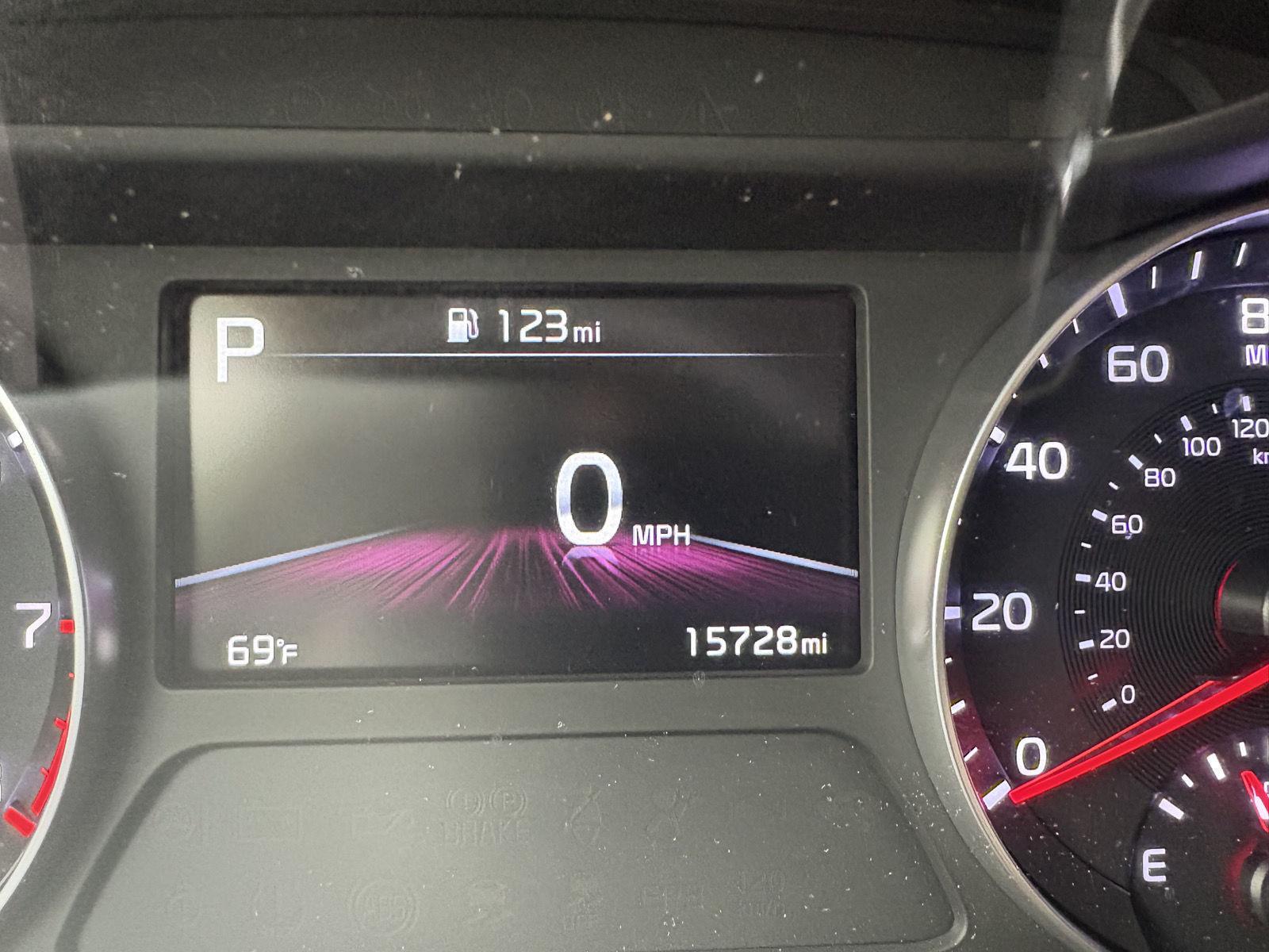 Certified Used 2023 Snow White Pearl Kia LXS image 4