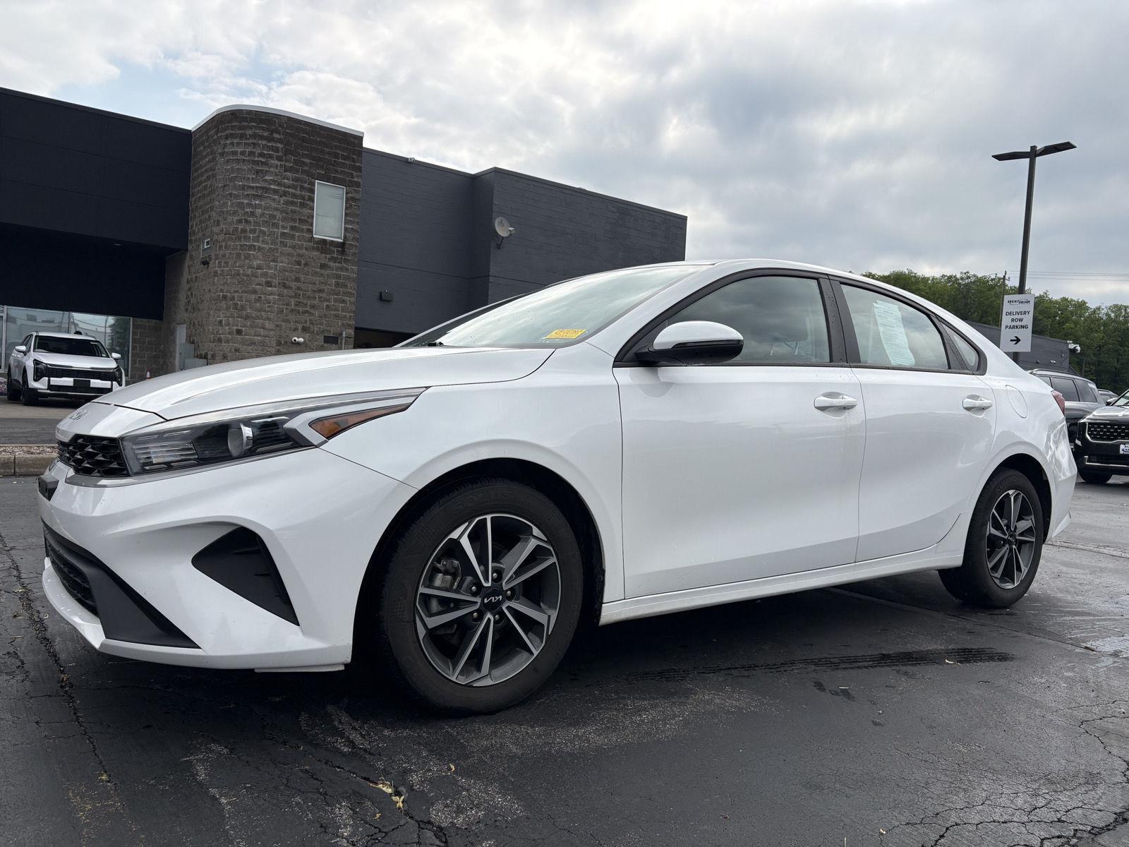 Certified Used 2023 Snow White Pearl Kia LXS image 14