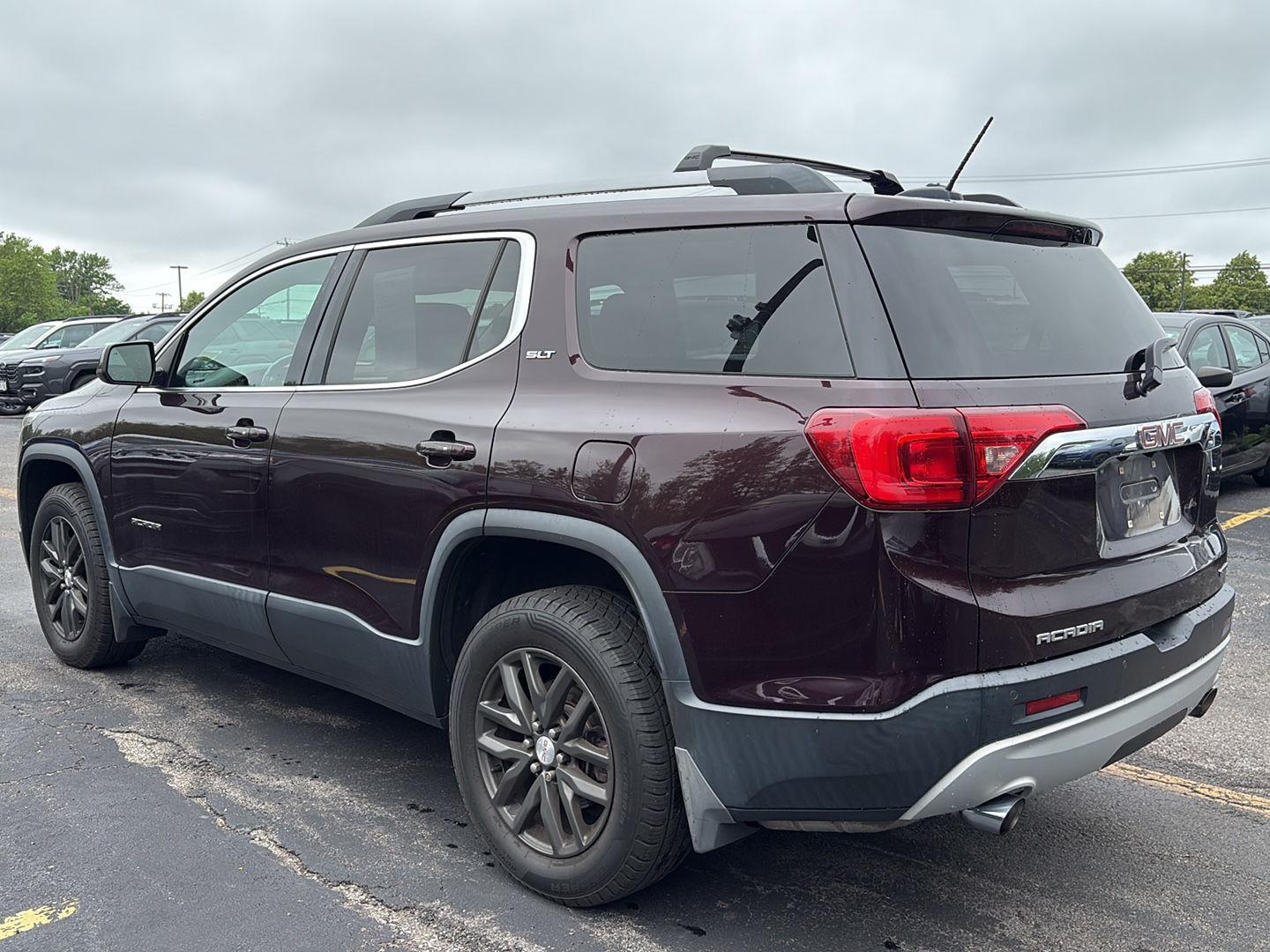 Used 2018 Black Cherry Metallic GMC SLT image 5