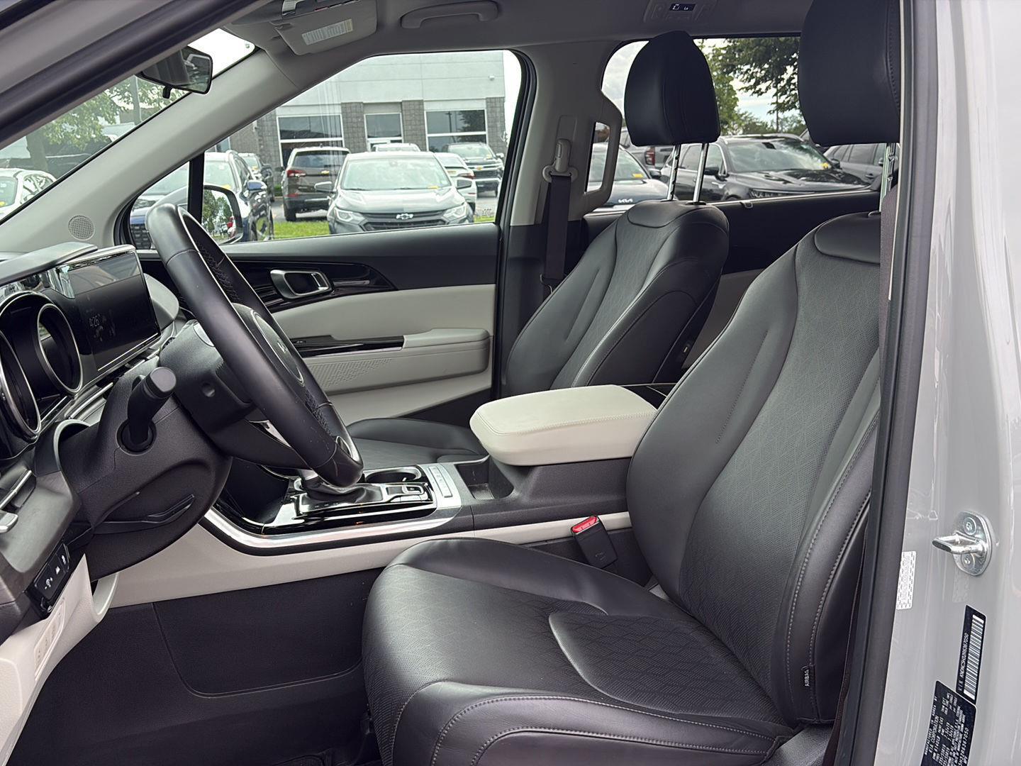 Certified Used 2024 Ceramic Silver Kia EX image 6