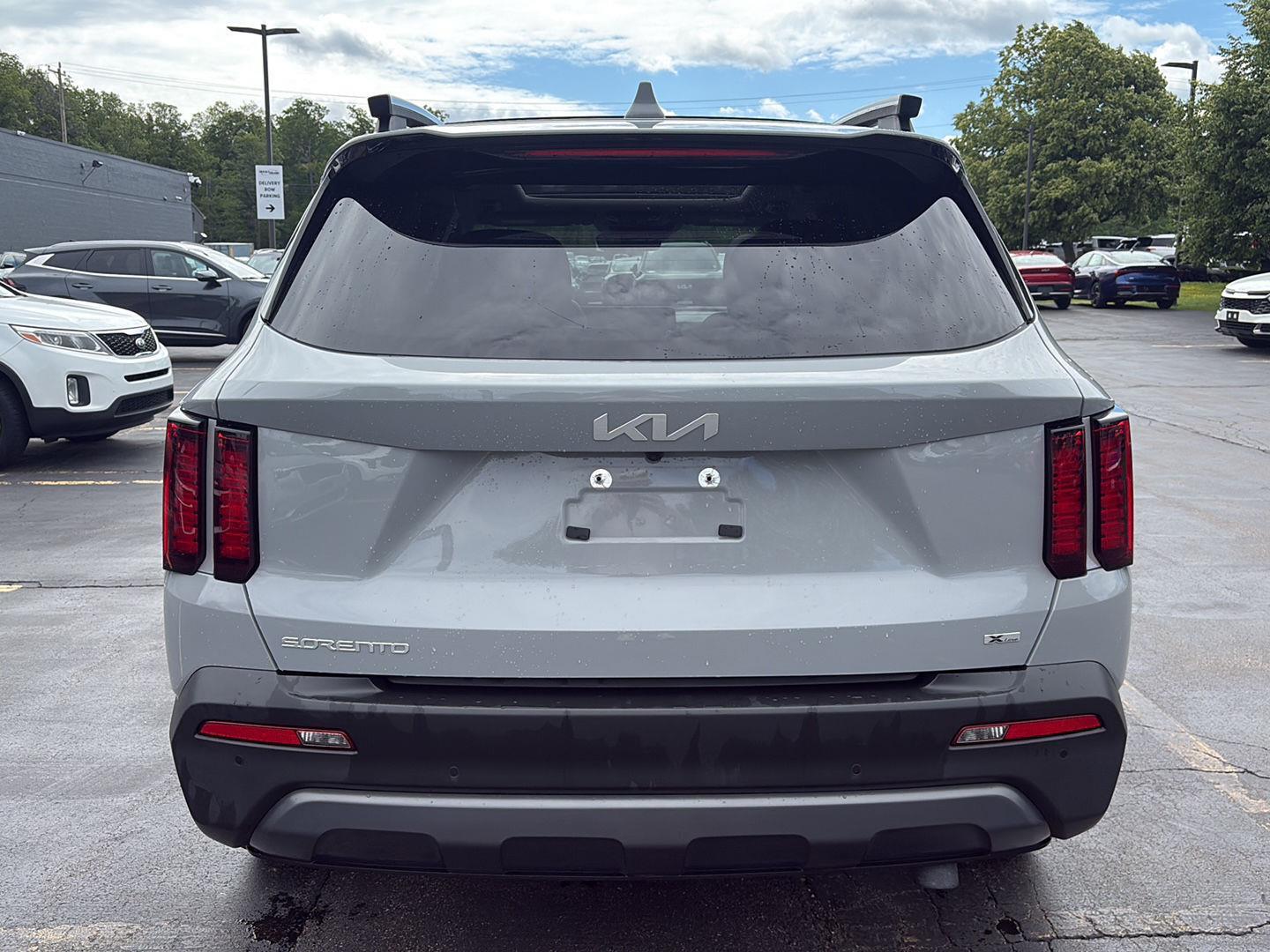 Certified Used 2023 Wolf Gray Kia X-Line EX image 13
