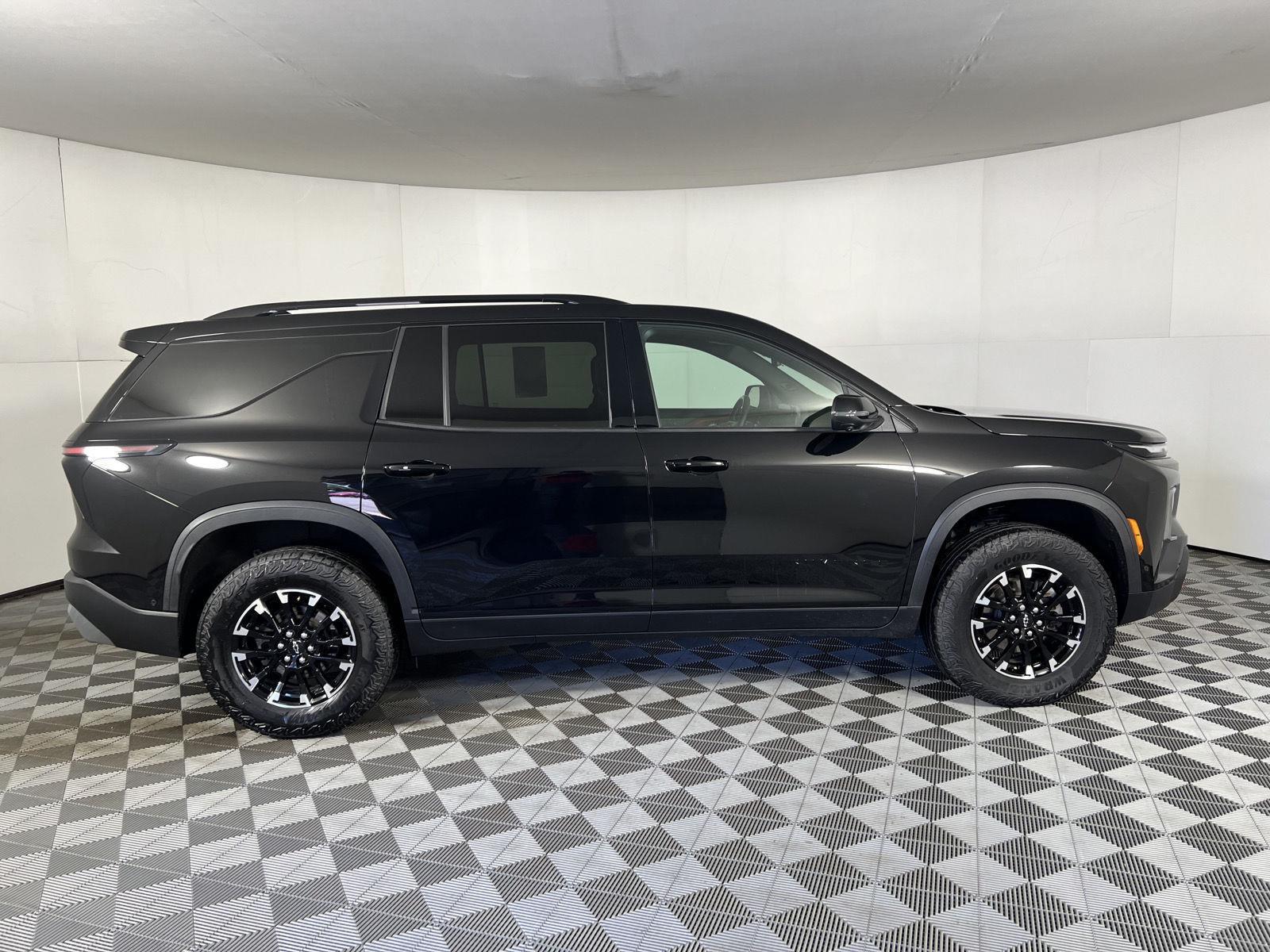 Used 2024 Mosaic Black Metallic Chevrolet AWD Z71 image 27
