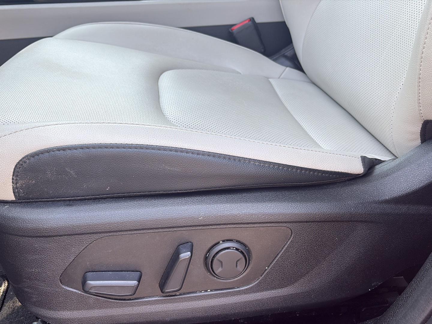 Used 2023 Gravity Gray Kia EX image 7