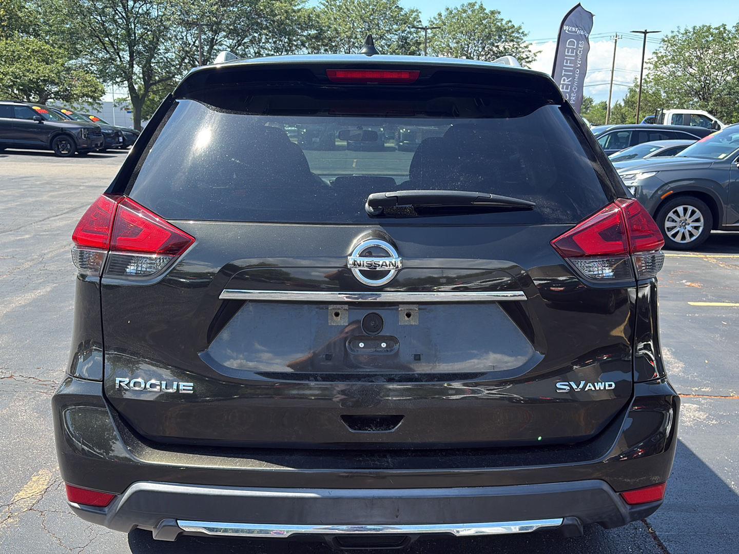 Used 2017 Midnight Jade Nissan SV image 12