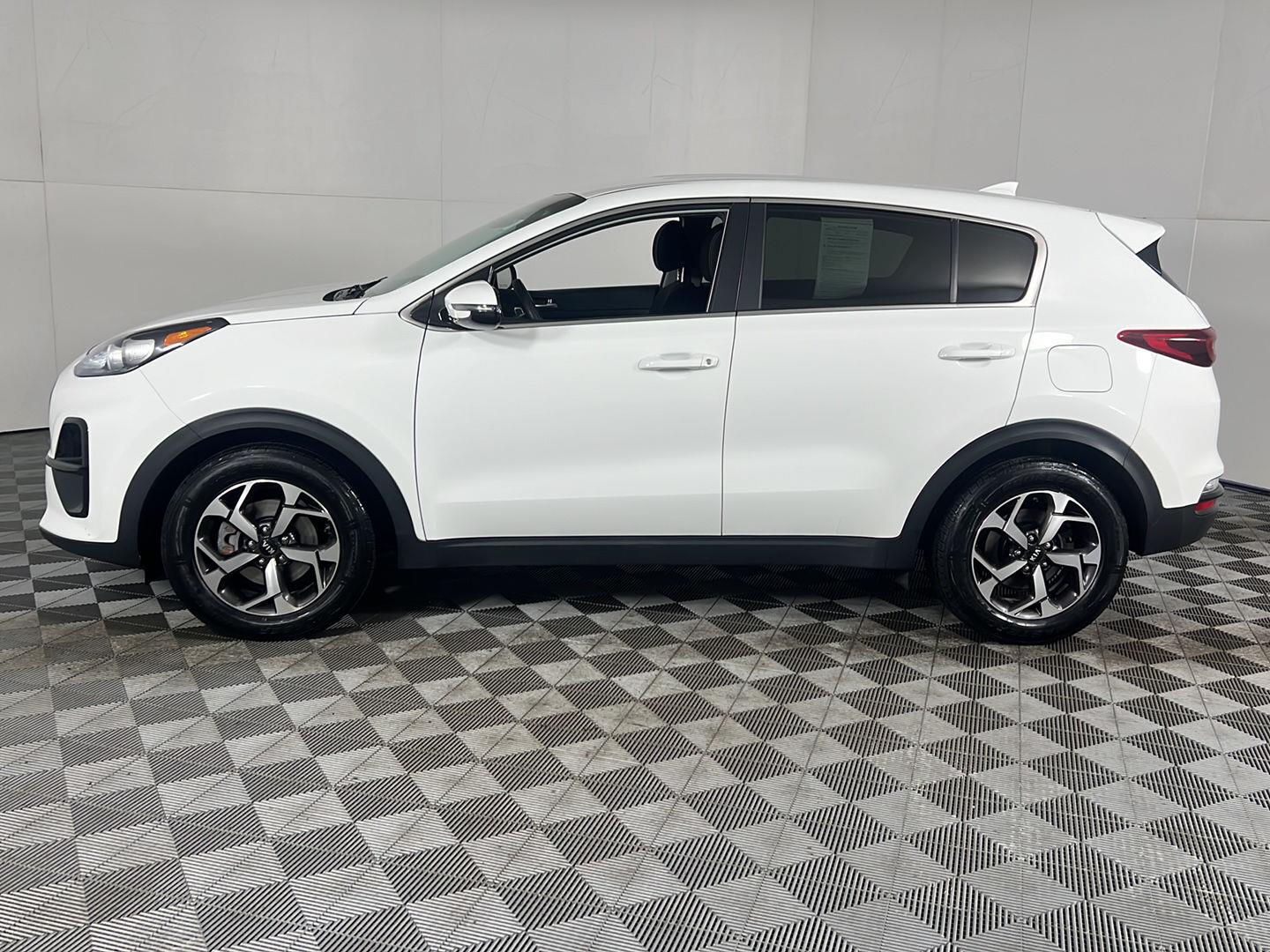 Used 2020 Clear White Kia LX image 16
