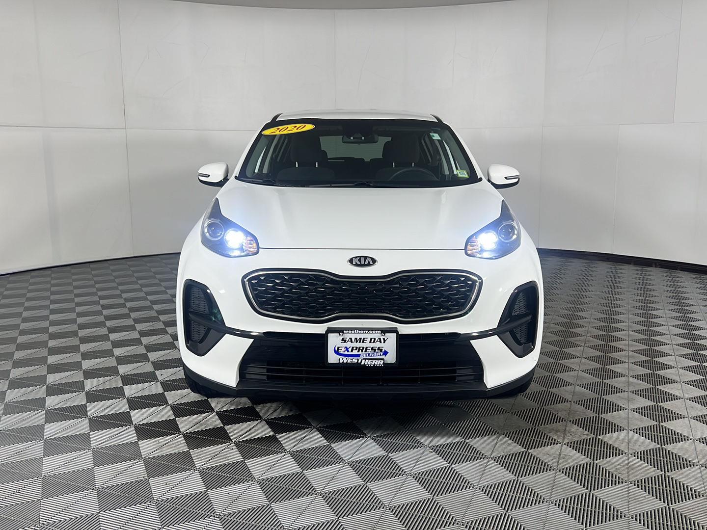 Used 2020 Clear White Kia LX image 15
