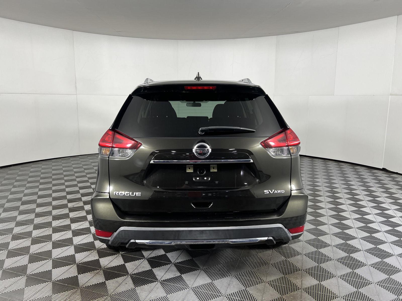Used 2017 Midnight Jade Nissan SV image 19