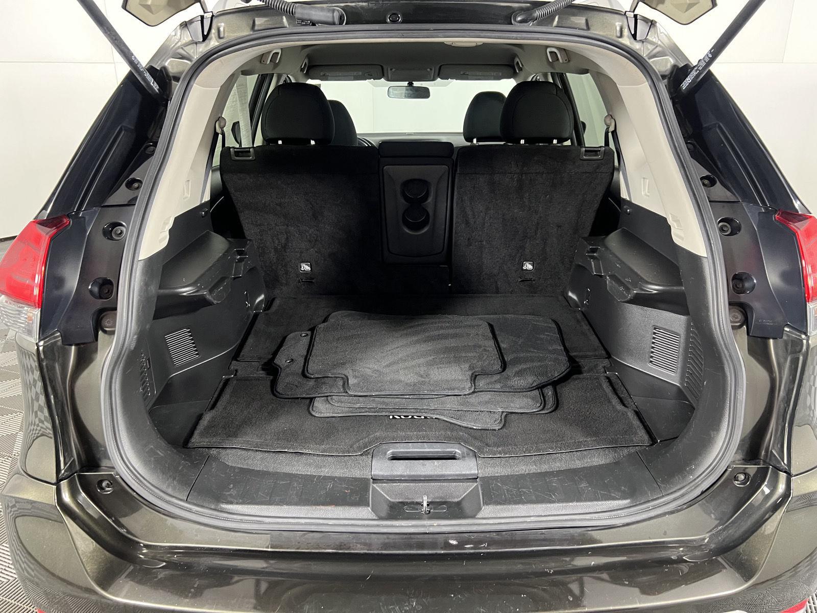 Used 2017 Midnight Jade Nissan SV image 20