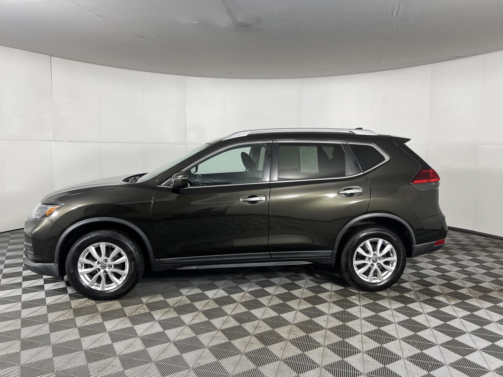 Used 2017 Midnight Jade Nissan SV image 27