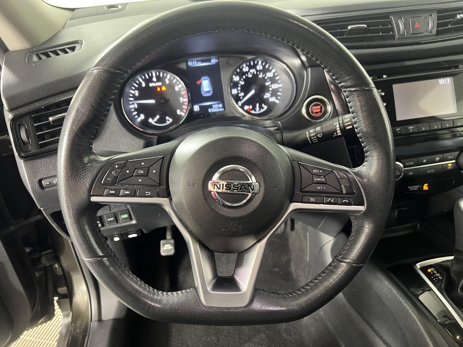 Used 2017 Midnight Jade Nissan SV image 33