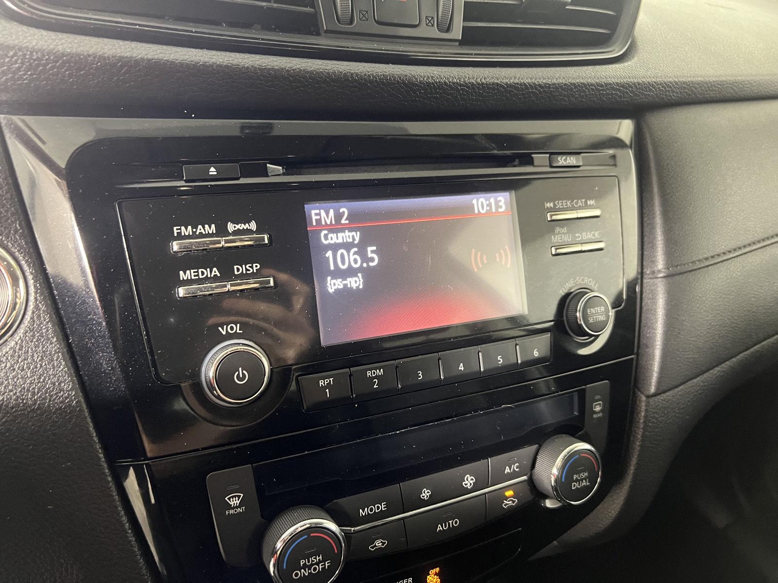 Used 2017 Midnight Jade Nissan SV image 37