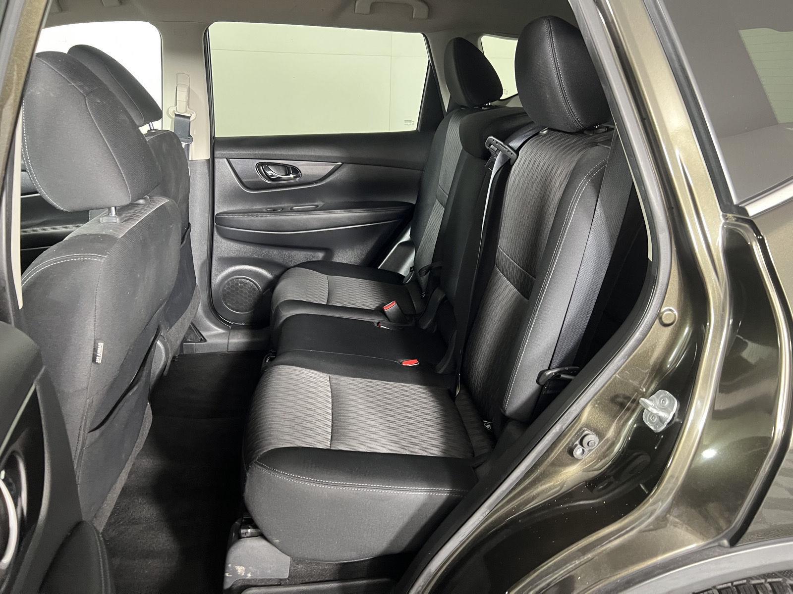 Used 2017 Midnight Jade Nissan SV image 40