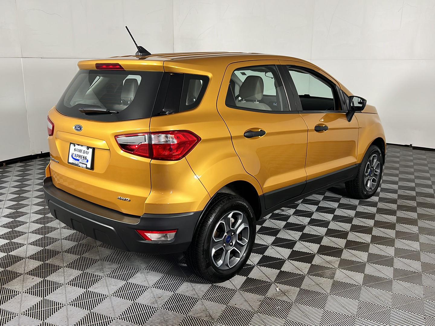 Used 2022 Luxe Yellow Ford S image 14