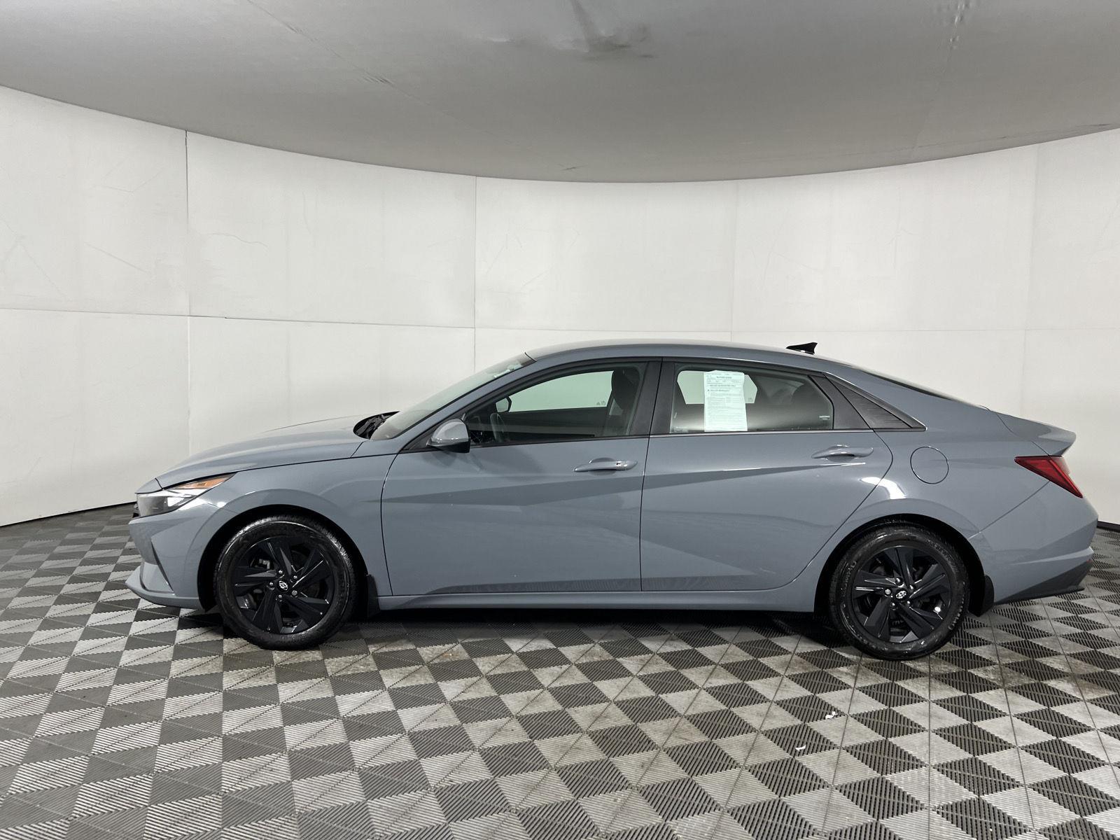 Used 2022 Electric Shadow Hyundai Blue image 13