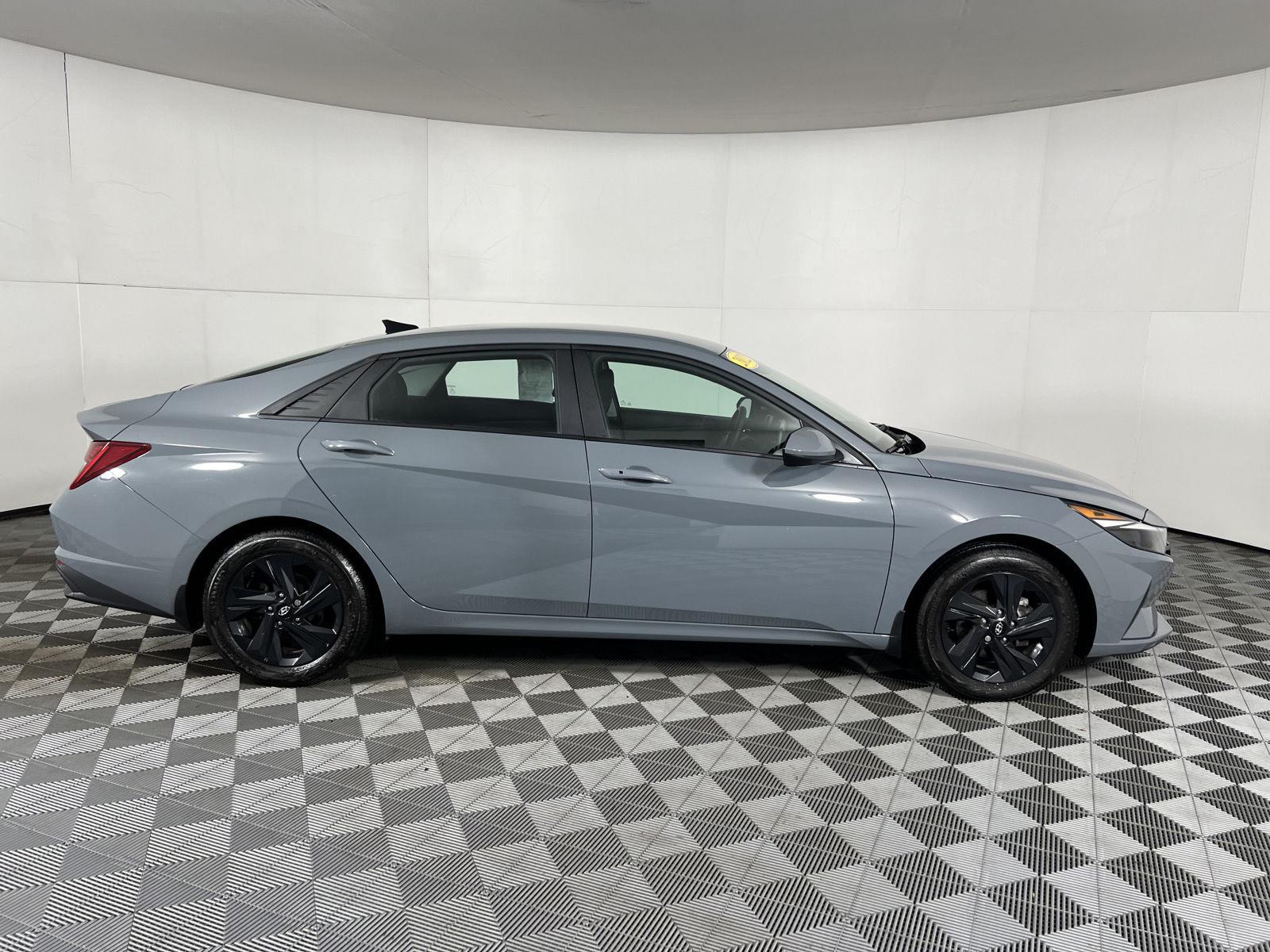 Used 2022 Electric Shadow Hyundai Blue image 17