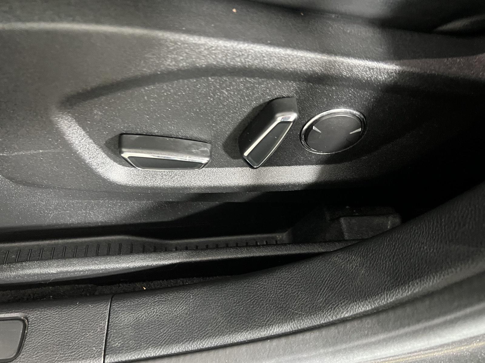 Used 2019 Magnetic Ford SEL image 6