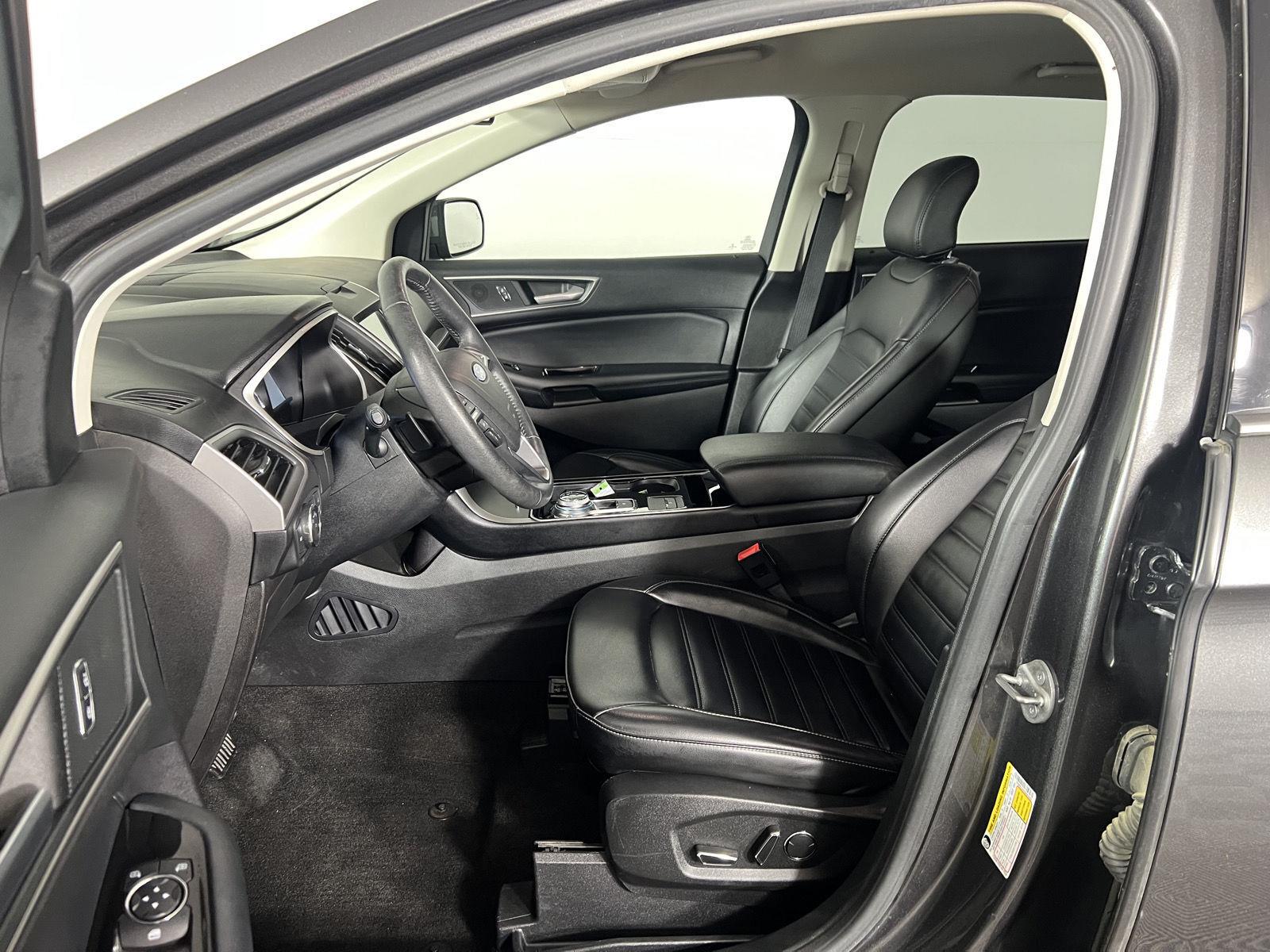 Used 2019 Magnetic Ford SEL image 5