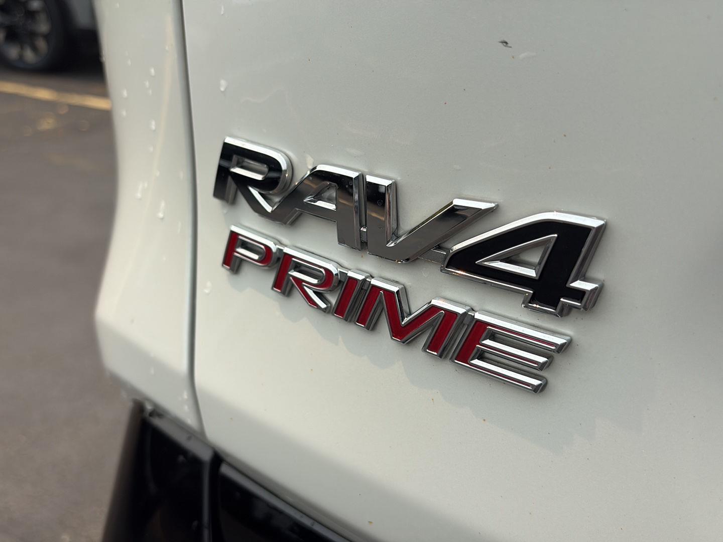 Used 2024 Wind Chill Pearl w/Midnight Black Metallic Roof Toyota XSE image 20