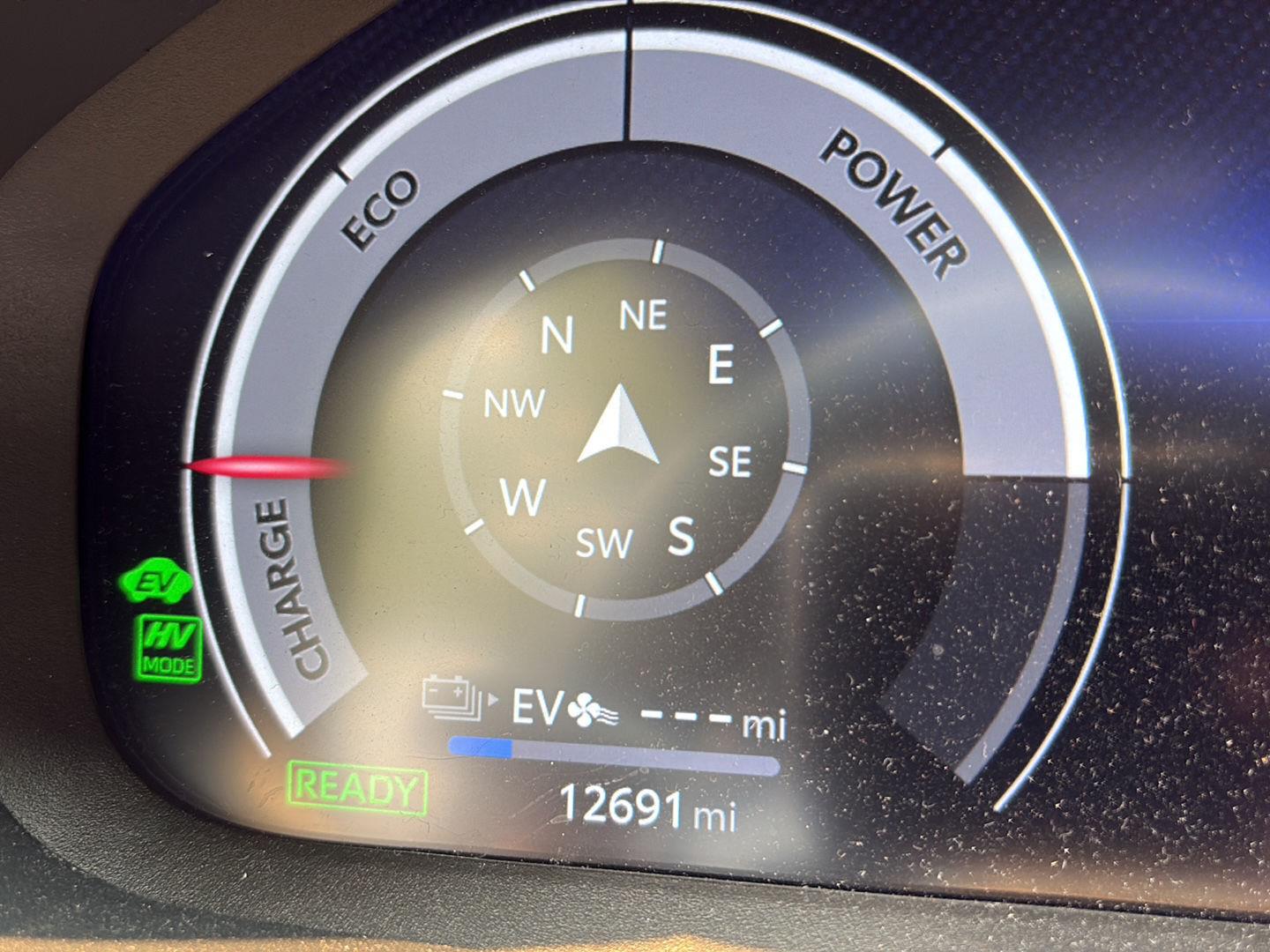 Used 2024 Wind Chill Pearl w/Midnight Black Metallic Roof Toyota XSE image 4