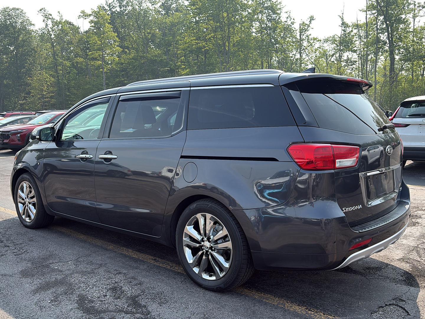 Used 2016 Platinum Graphite Kia Limited image 5
