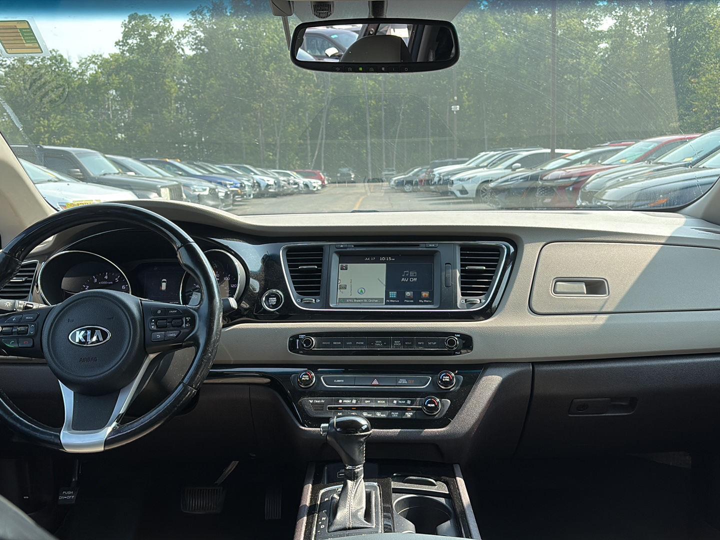 Used 2016 Platinum Graphite Kia Limited image 2