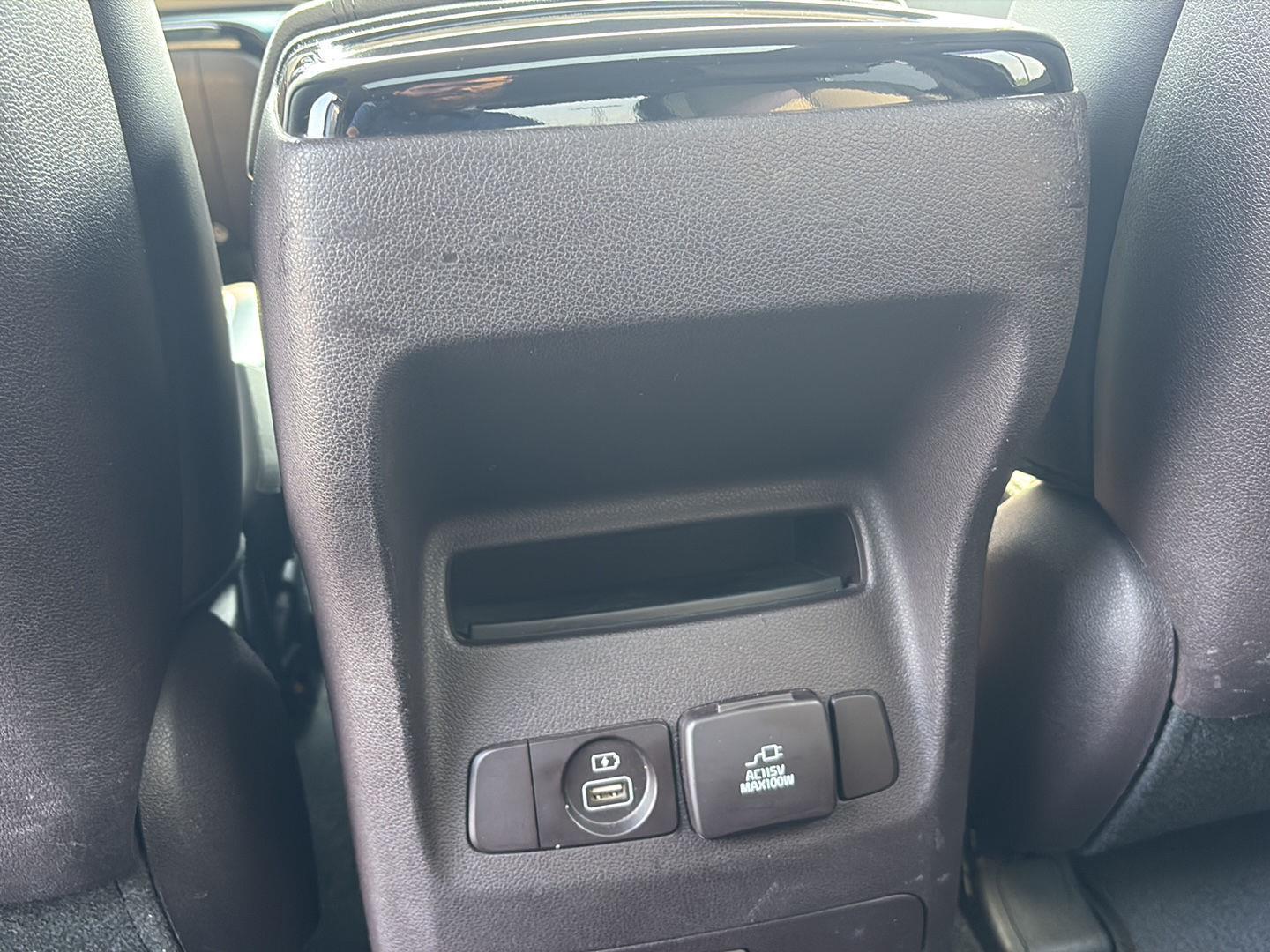 Used 2016 Platinum Graphite Kia Limited image 14