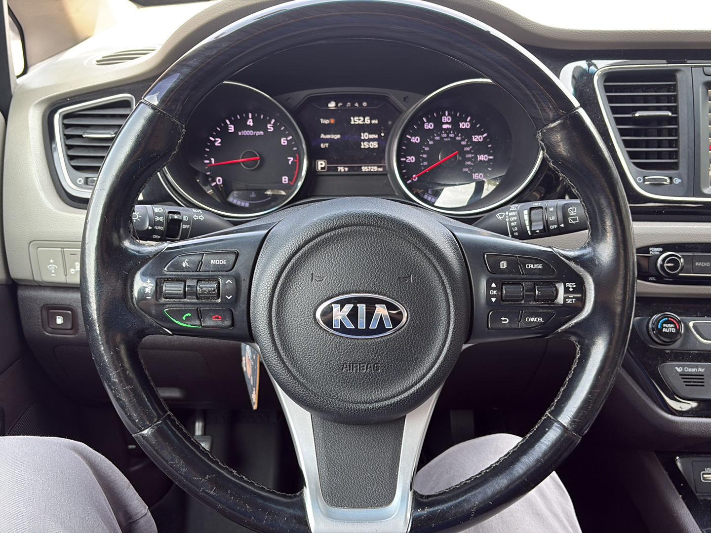 Used 2016 Platinum Graphite Kia Limited image 21