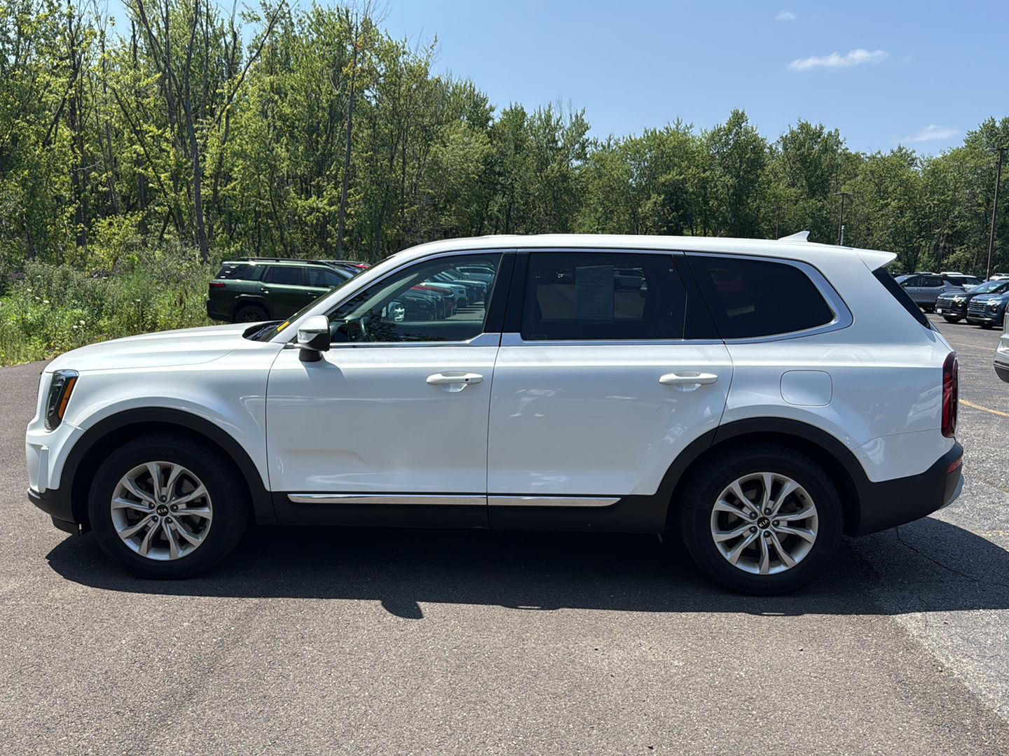 Used 2021 Snow White Pearl Kia LX image 6