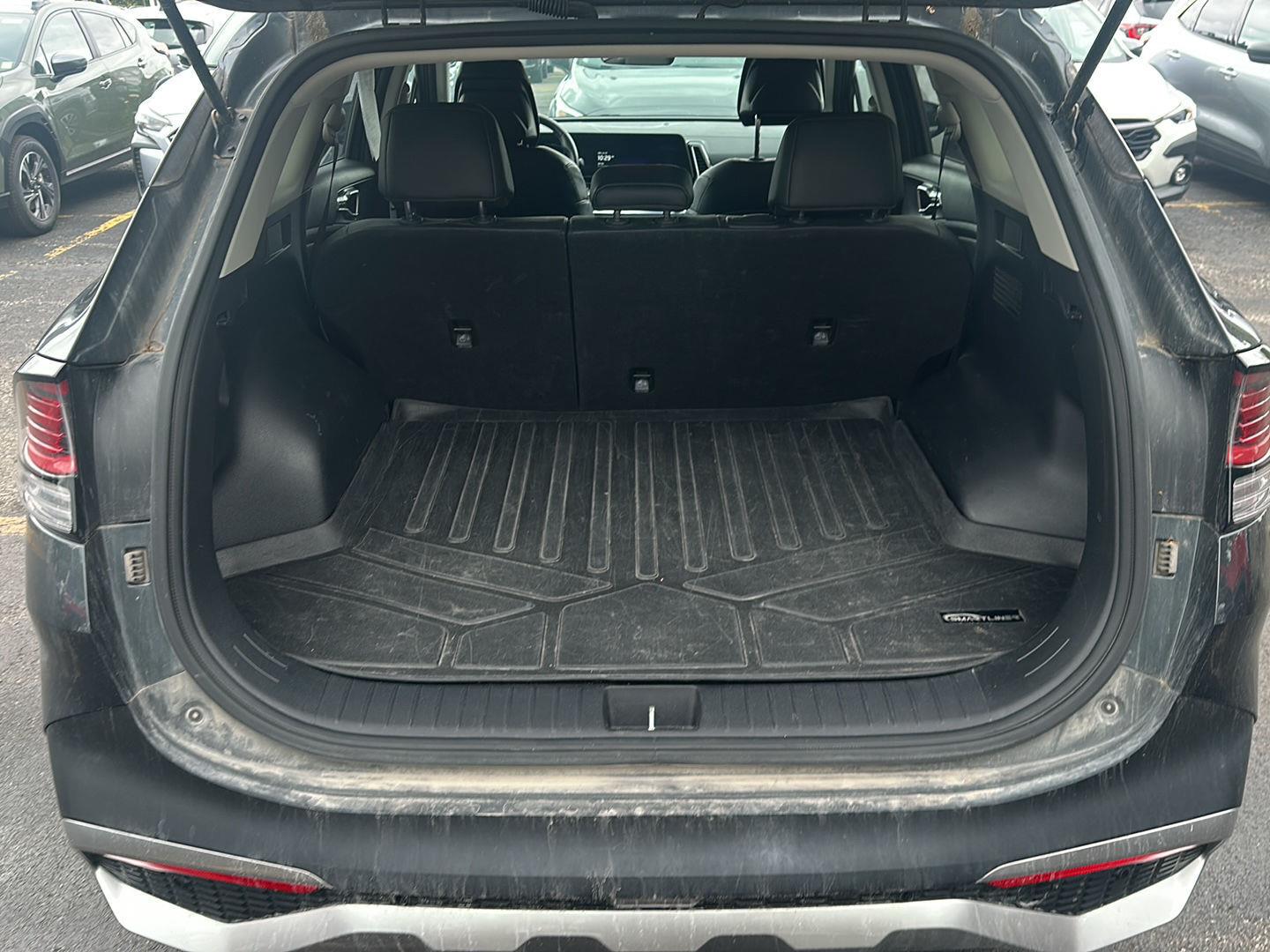 Used 2023 Gravity Gray Kia EX image 5