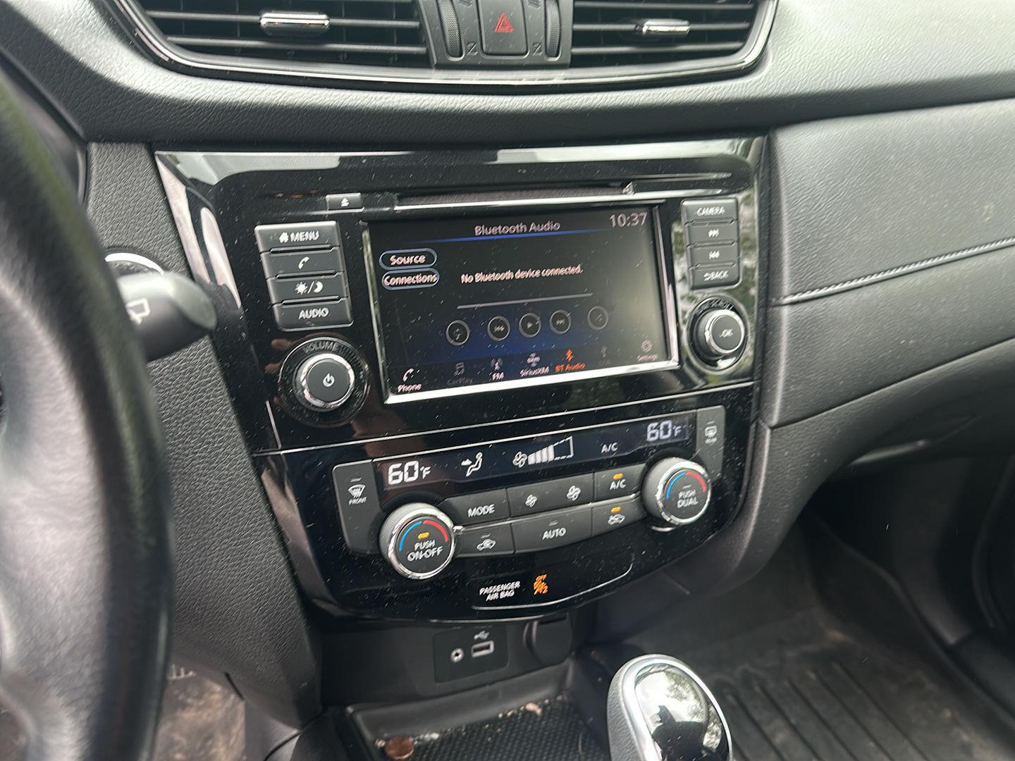 Used 2020 Pearl White Tricoat Nissan SV image 16