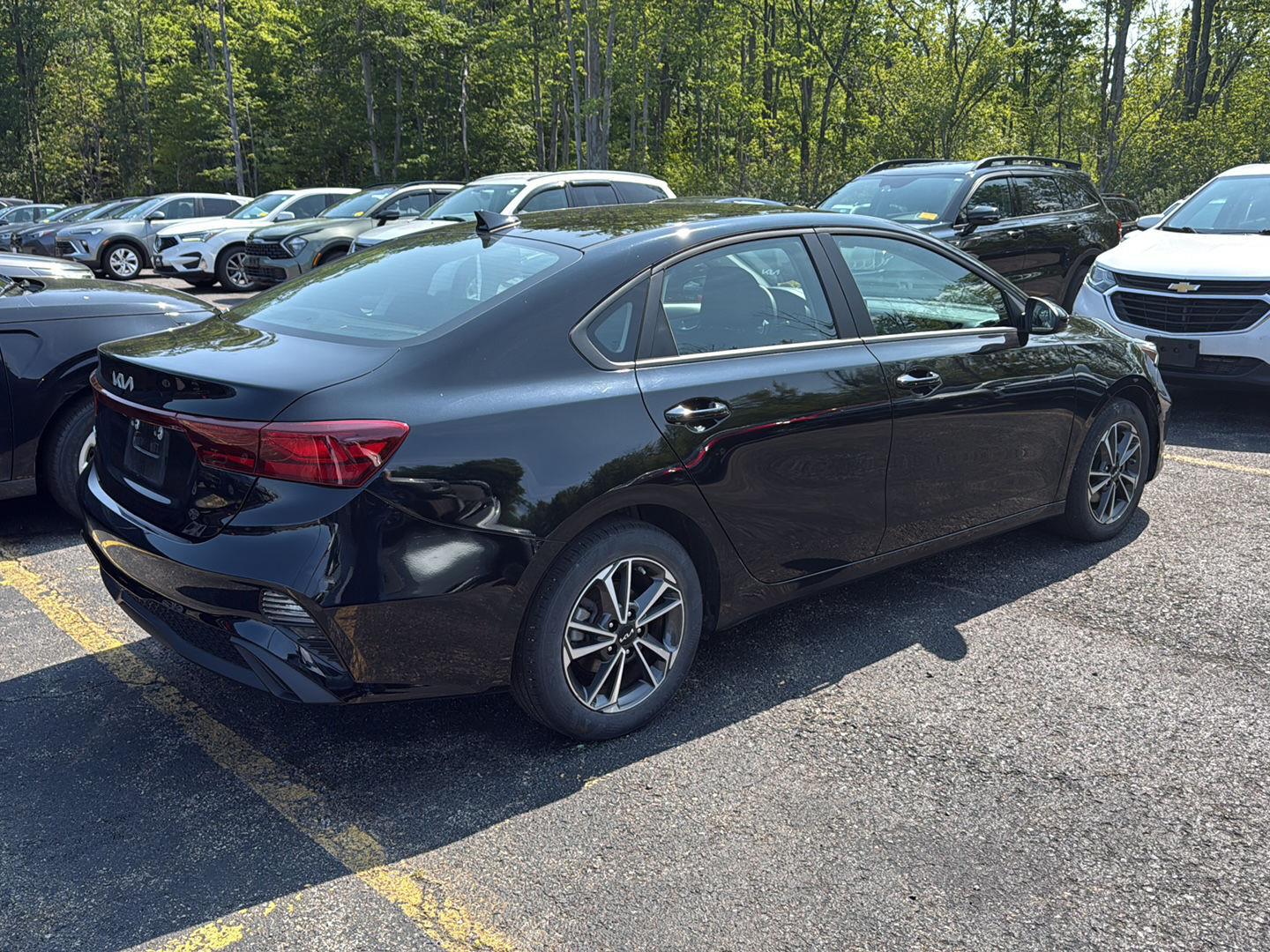 Used 2023 Aurora Black Pearl Kia LXS image 3
