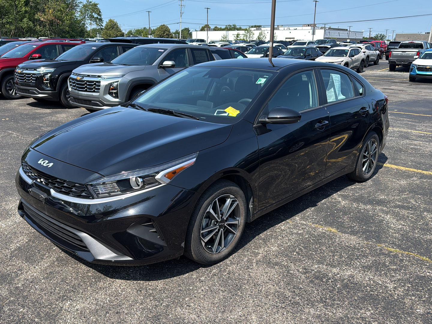 Used 2023 Aurora Black Pearl Kia LXS image 7