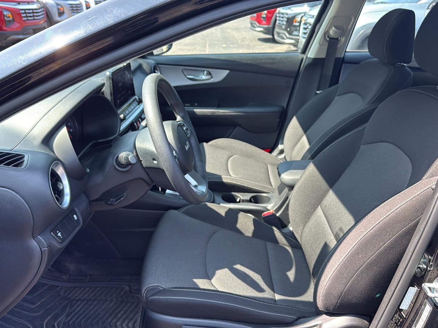 Used 2023 Aurora Black Pearl Kia LXS image 11