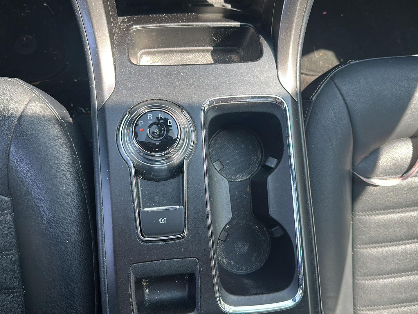 Used 2018 Magnetic Ford SE image 18