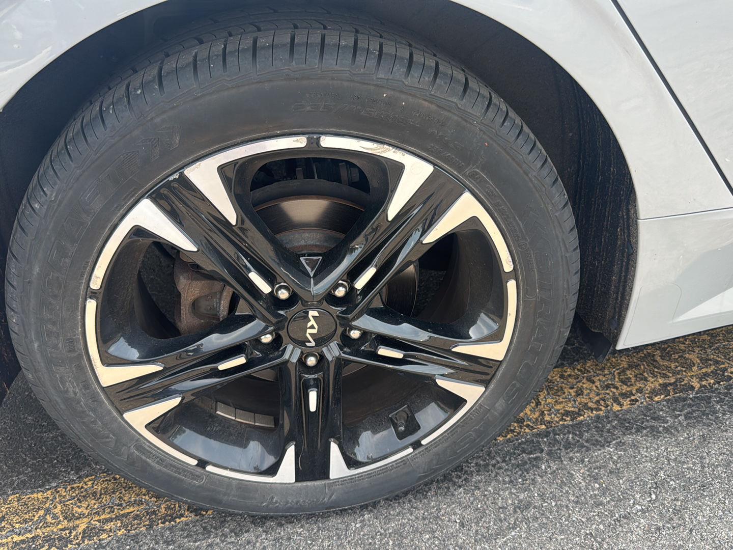 Used 2023 Wolf Gray Kia GT-Line image 11