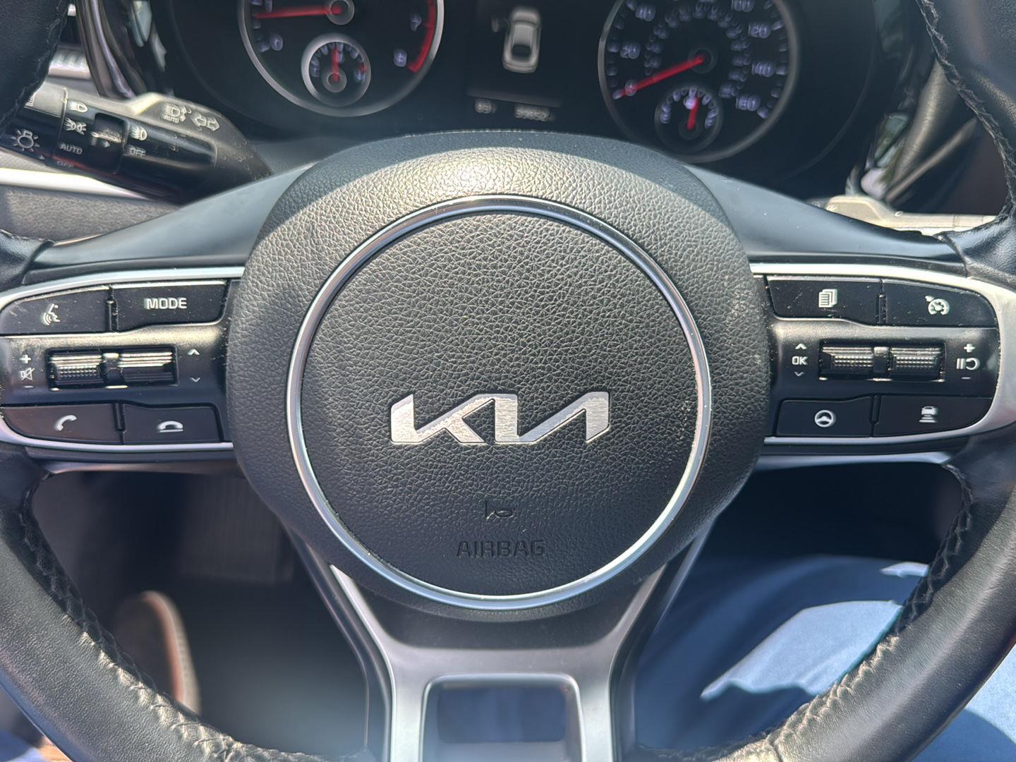 Used 2023 Wolf Gray Kia GT-Line image 16