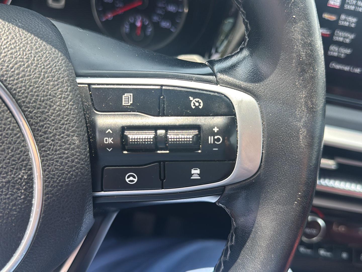 Used 2023 Wolf Gray Kia GT-Line image 17