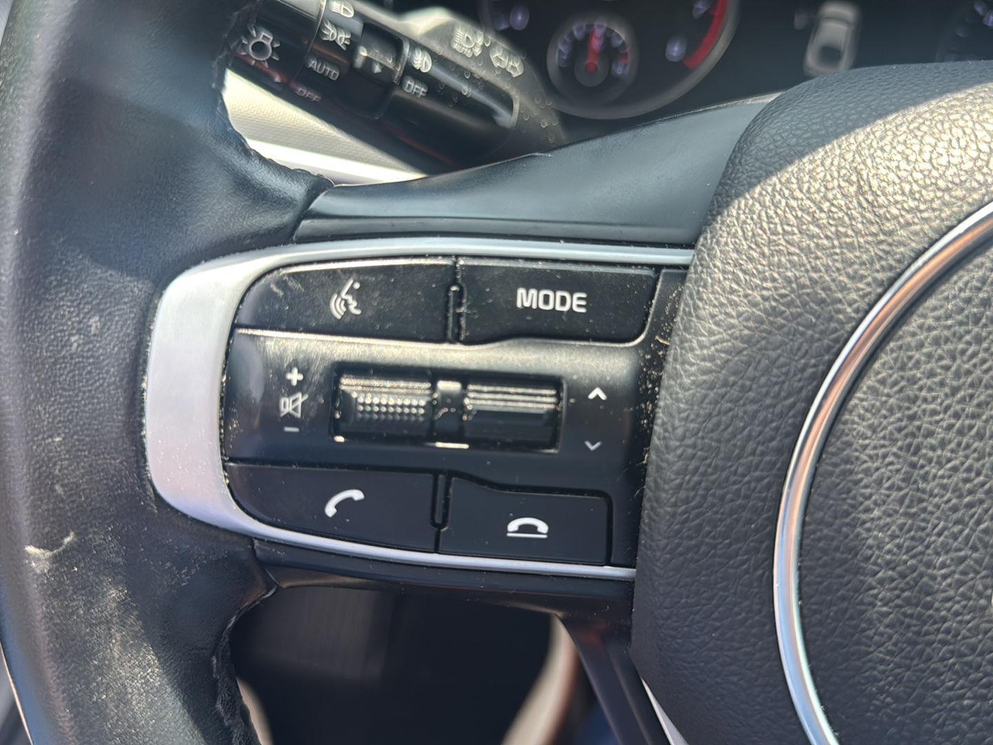Used 2023 Wolf Gray Kia GT-Line image 18