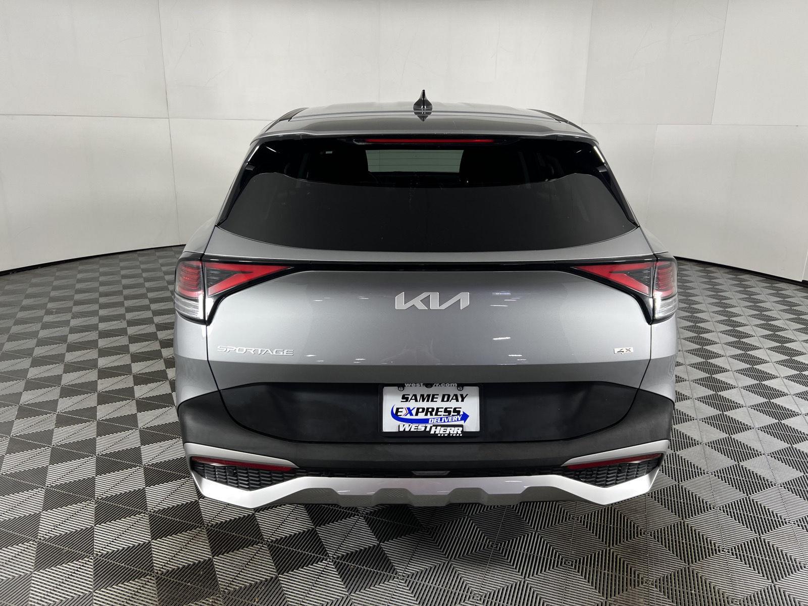 Certified Used 2024 Steel Gray Kia LX image 7