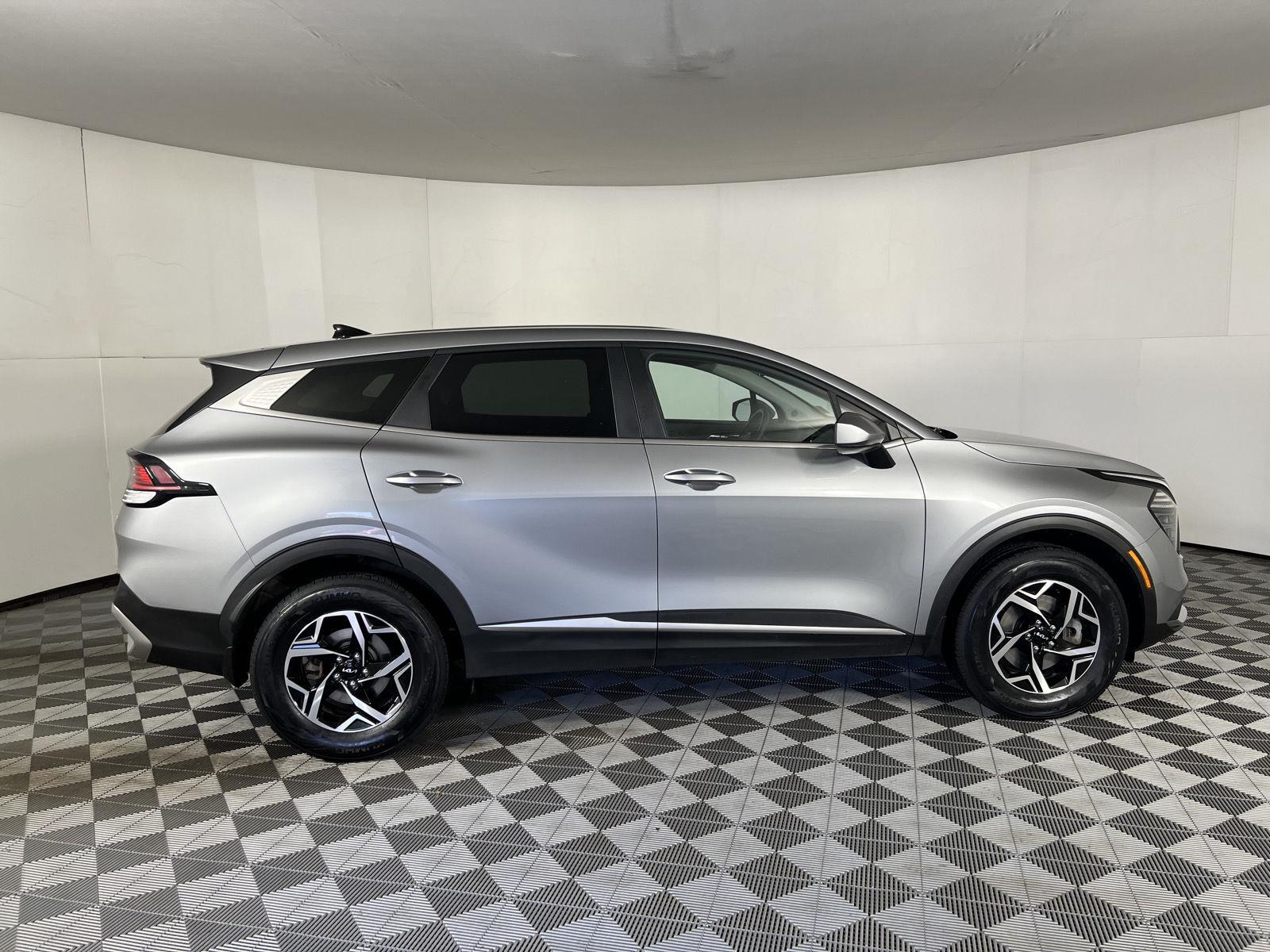 Certified Used 2024 Steel Gray Kia LX image 10