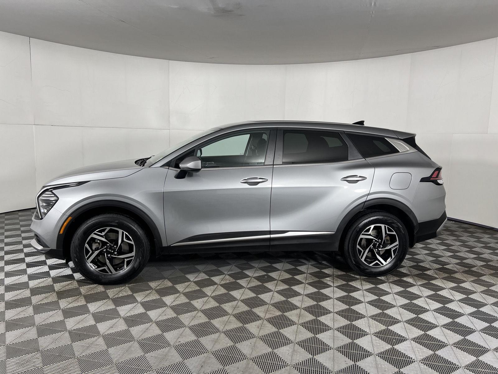 Certified Used 2024 Steel Gray Kia LX image 5