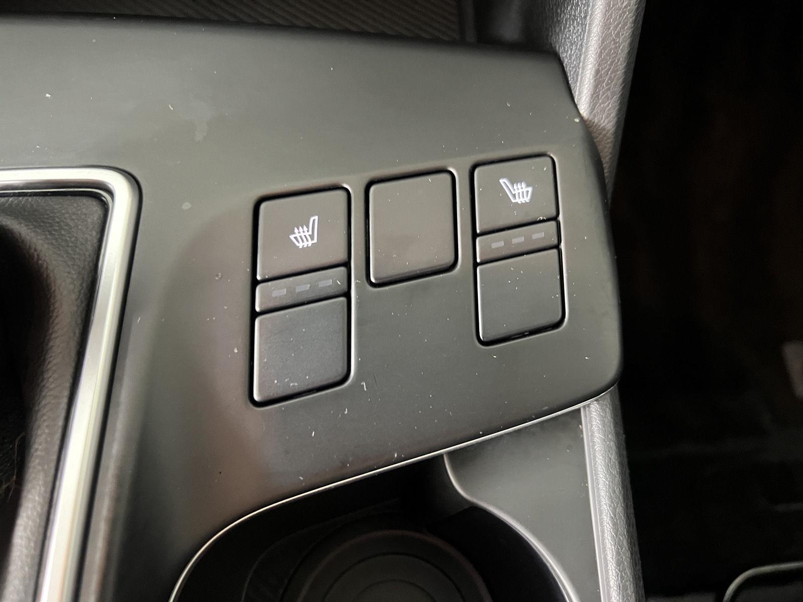 Certified Used 2024 Snow White Pearl Kia LX image 7