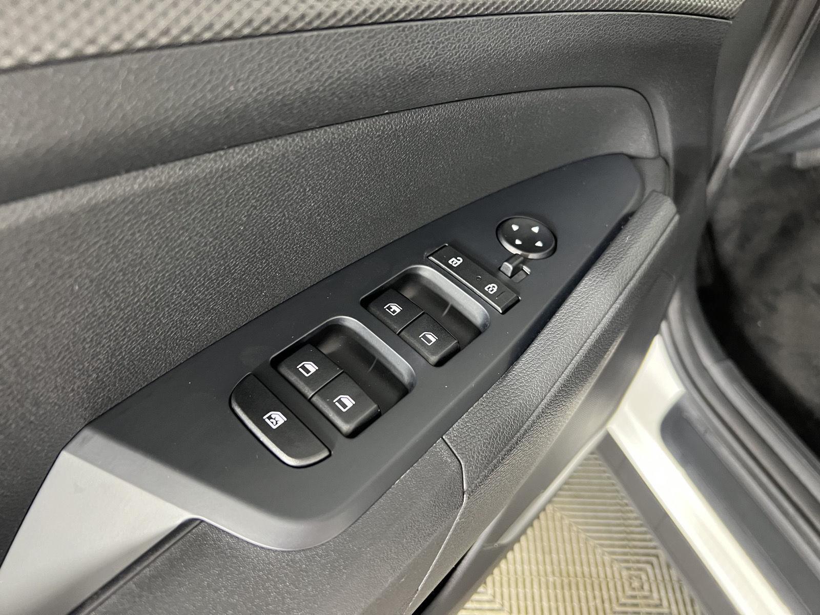 Certified Used 2024 Snow White Pearl Kia LX image 18